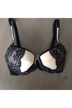 Koronkowy kolorowy biustonosz push-up