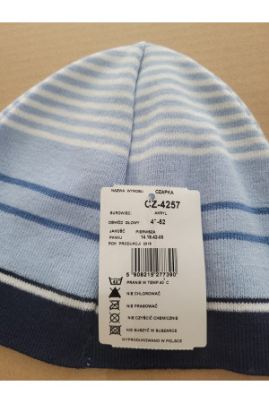 Czapka chłopięca sportowa – błękitno-granatowa w paski.