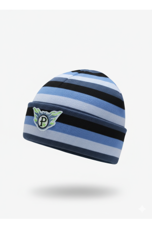 Czapka chłopięca sportowa – niebiesko-granatowa w paski z emblematem.