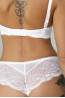Koronkowy biustonosz push-up wykonany w kolorze białym marki Barbra.